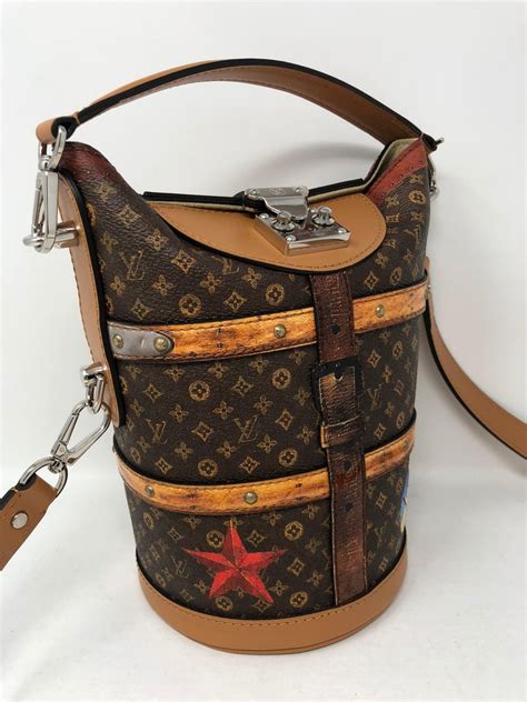 louis vuitton trunks bags